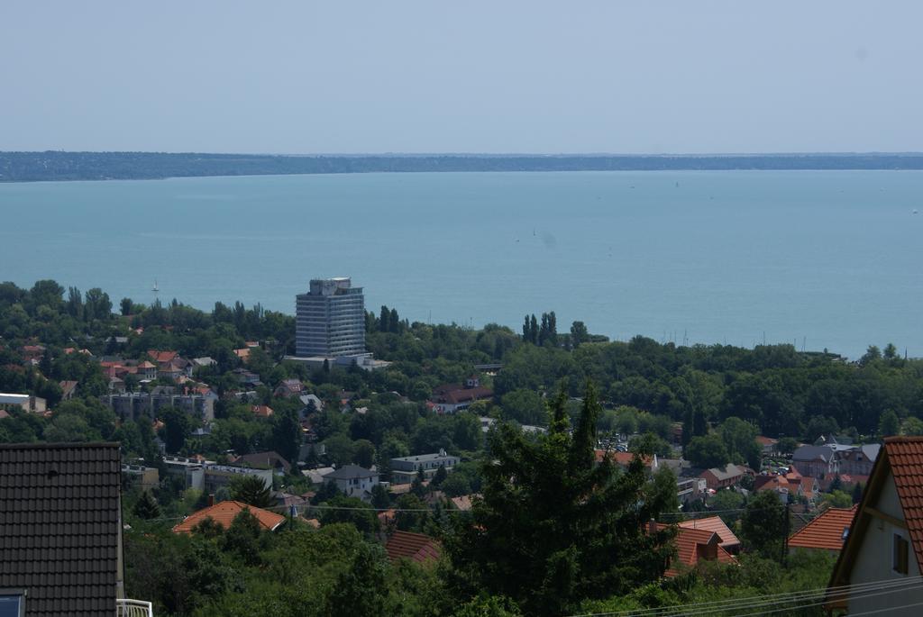 Sargarigo Apartman Haz Hotel Balatonalmádi Zewnętrze zdjęcie