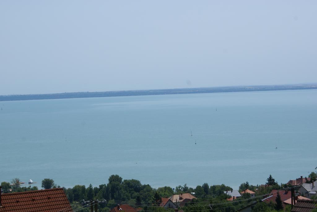 Sargarigo Apartman Haz Hotel Balatonalmádi Zewnętrze zdjęcie